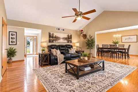 Living - 611 Edgewater Dr, Minooka, IL 60447 photo 3 of 3