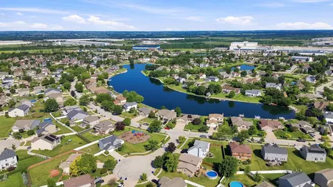 View/Area - 611 Edgewater Dr, Minooka, IL 60447 photo 5 of 9