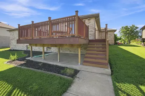 Exterior - 611 Edgewater Dr, Minooka, IL 60447 photo 4 of 9
