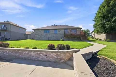 Exterior - 611 Edgewater Dr, Minooka, IL 60447 photo 7 of 9