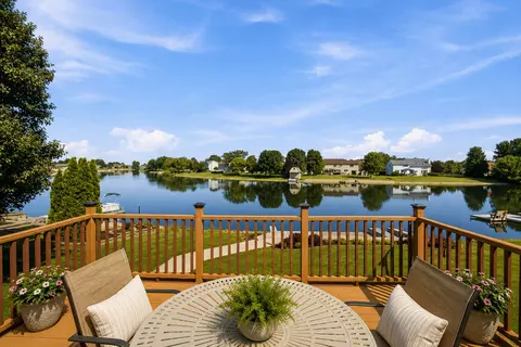 Exterior - 611 Edgewater Dr, Minooka, IL 60447 photo 3 of 9