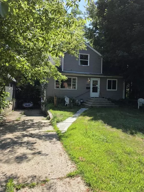 1307 Eastview Dr, Waukegan, IL 60085