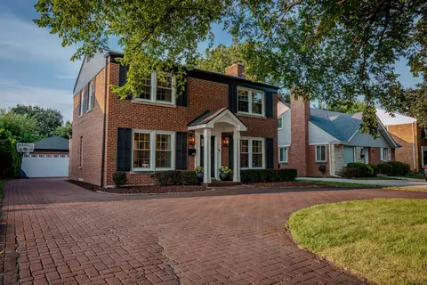 4738 W Pratt Ave, Lincolnwood, IL 60712