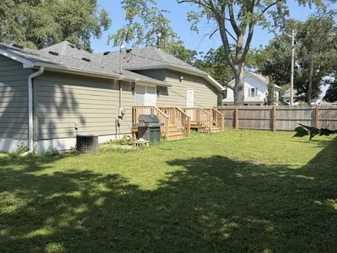 Exterior - 402 E 2nd St, Gilman, IL 60938 photo 5 of 5