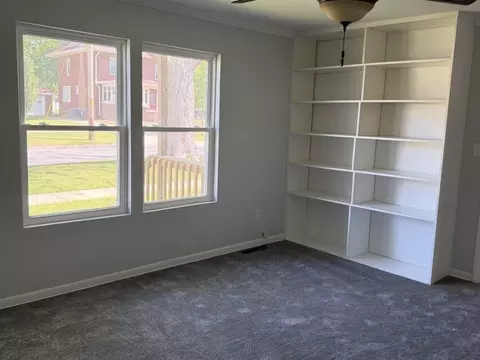 Living - 402 E 2nd St, Gilman, IL 60938 photo 1 of 3