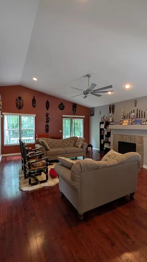 Living - 1133 E 83rd St #185, Chicago, IL 60619 photo 3 of 6