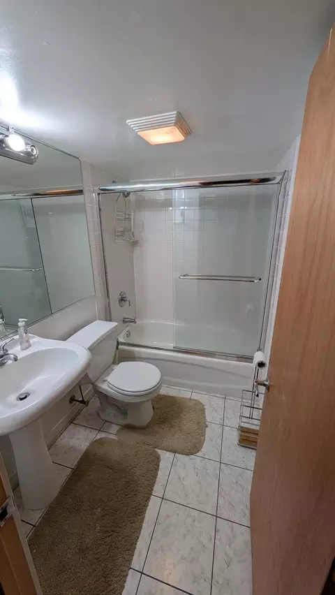 Bath - 1133 E 83rd St #185, Chicago, IL 60619 photo 1 of 7