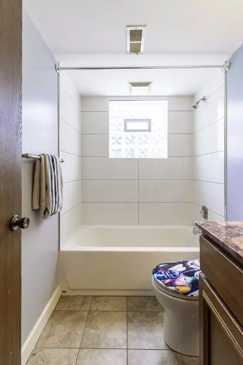 Bath - 7824 W 87th Pl #1D, Bridgeview, IL 60455 photo 1 of 4