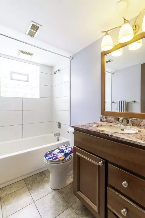 Bath - 7824 W 87th Pl #1D, Bridgeview, IL 60455 photo 2 of 4