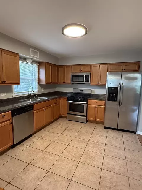 Kitchen - 506 Ryan Ln, Dundee, IL 60118 photo 1 of 1