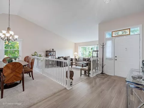 Entry Way - Undisclosed, Bartlett, IL 60103 photo 1 of 1