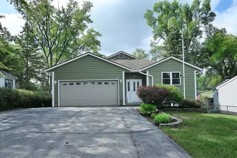 21725 118th St, Bristol, WI 53104