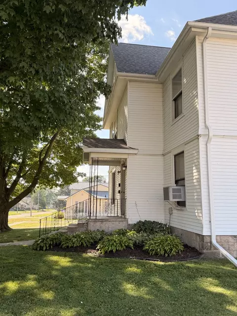 Exterior - 300 W Main St, Morrison, IL 61270 photo 7 of 7