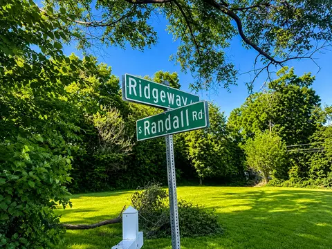 1341 Ridgeway Ave, Aurora, IL 60506 photo 2