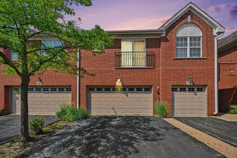 994 Kensington Dr, Northbrook, IL 60062