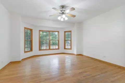 Living - 945 Kingston St, Wheaton, IL 60187 photo 7 of 7