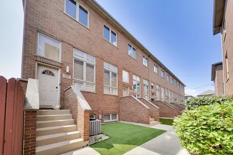6816 W 65th St #2, Chicago, IL 60638