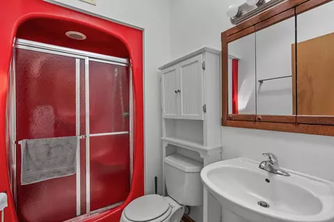 Bath - 3413 34th Ave, Moline, IL 61265 photo 1 of 3