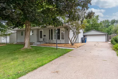 Exterior - 3413 34th Ave, Moline, IL 61265 photo 4 of 4