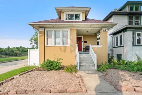 919 S Highland Ave, Oak Park, IL 60304