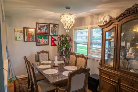 Dining - 2201 Pine St, Des Plaines, IL 60018 photo 1 of 1
