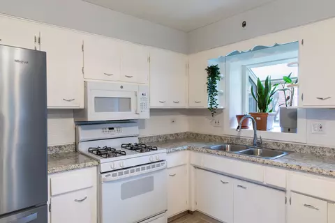 Kitchen - 2201 Pine St, Des Plaines, IL 60018 photo 1 of 2