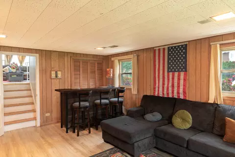 Other - 2201 Pine St, Des Plaines, IL 60018 photo 3 of 4