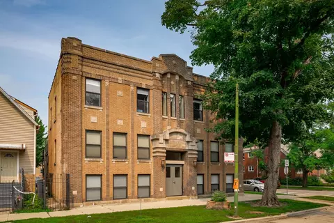 1856 N Sawyer Ave #303, Chicago, IL 60647