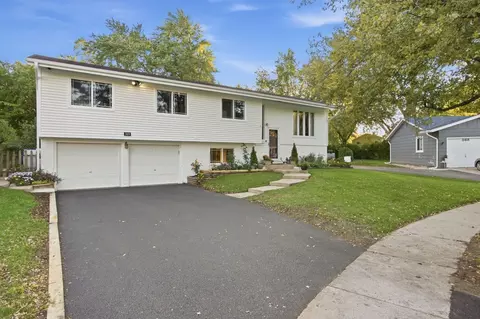 369 Coventry Ct S, Crystal Lake, IL 60014