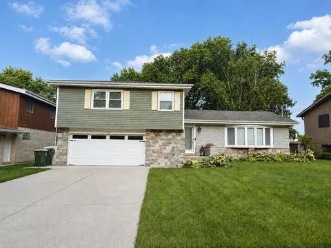 1915 N Chestnut Ave, Arlington Heights, IL 60004