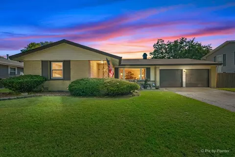 43 Grange Rd, Elk Grove Village, IL 60007