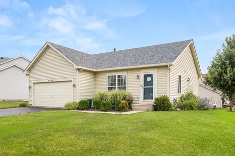 Exterior - 3404 Harris Ln, Plano, IL 60545 photo 2 of 4