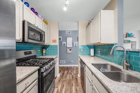 Kitchen - 3404 Harris Ln, Plano, IL 60545 photo 2 of 2