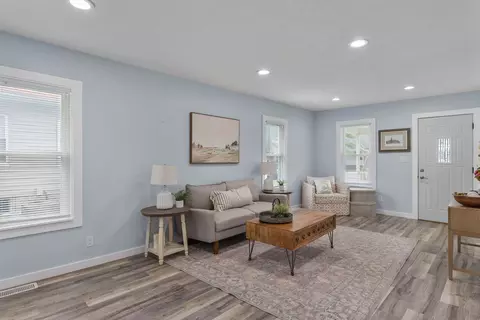 Living - 1920 32nd St, Moline, IL 61265 photo 2 of 3
