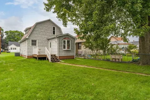 Exterior - 1920 32nd St, Moline, IL 61265 photo 3 of 5