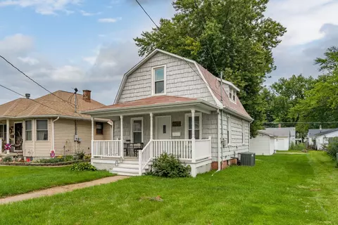 Exterior - 1920 32nd St, Moline, IL 61265 photo 2 of 5