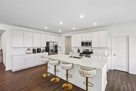 Kitchen - 16117 S Longcommon Ln, Plainfield, IL 60586 photo 2 of 6