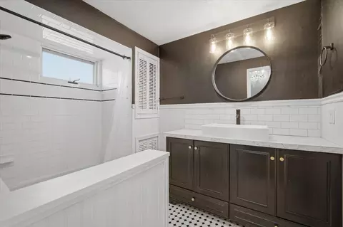 Bath - 605 Church St, Normal, IL 61761 photo 2 of 2
