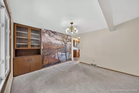 Living - 18817 W Union Rd, Union, IL 60180 photo 3 of 6