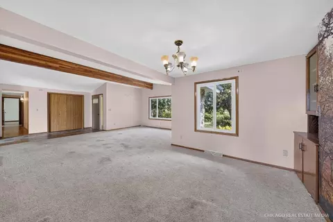 Living - 18817 W Union Rd, Union, IL 60180 photo 4 of 6