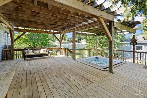 Exterior - 100 S Wisconsin Ave, Addison, IL 60101 photo 1 of 5
