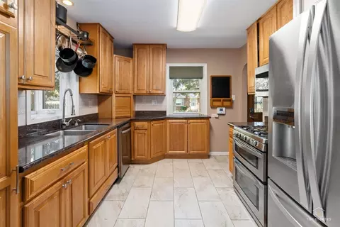 Kitchen - 100 S Wisconsin Ave, Addison, IL 60101 photo 1 of 2