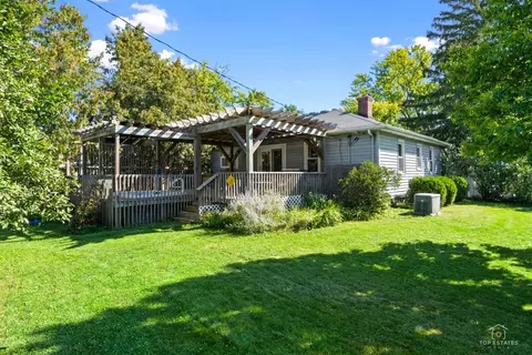Exterior - 100 S Wisconsin Ave, Addison, IL 60101 photo 2 of 5