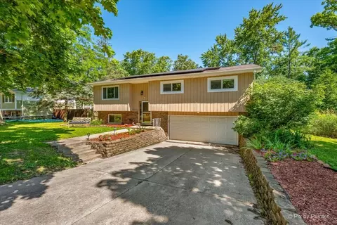 29 W264 Lee Rd, West Chicago, IL 60185