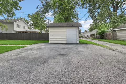 Exterior - 562-564 3rd St, Crete, IL 60417 photo 5 of 7