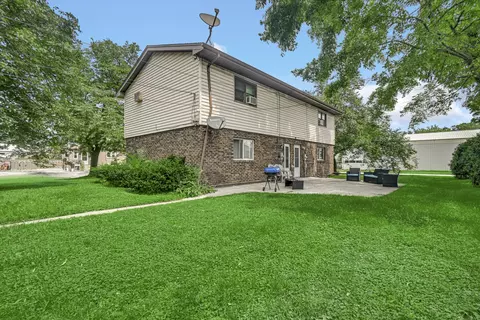 Exterior - 562-564 3rd St, Crete, IL 60417 photo 3 of 7