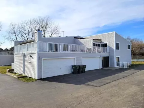 2252 N Baldwin Way #1A, Palatine, IL 60074