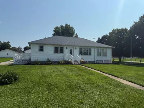 206 6th Ave E, Andalusia, IL 61232