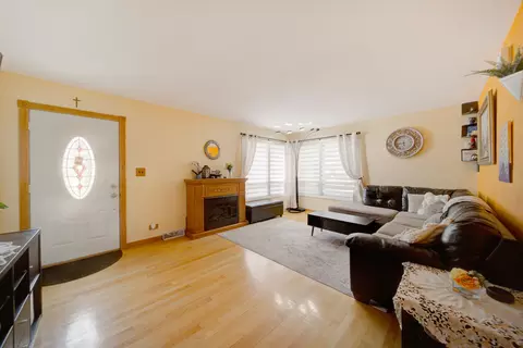 Other - 513 W Willow Gln, Addison, IL 60101 photo 1 of 3