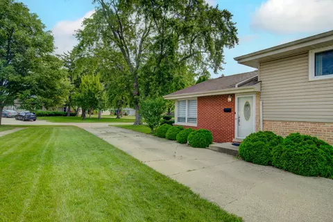 Exterior - 513 W Willow Gln, Addison, IL 60101 photo 3 of 4